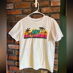 Nike tee size medium